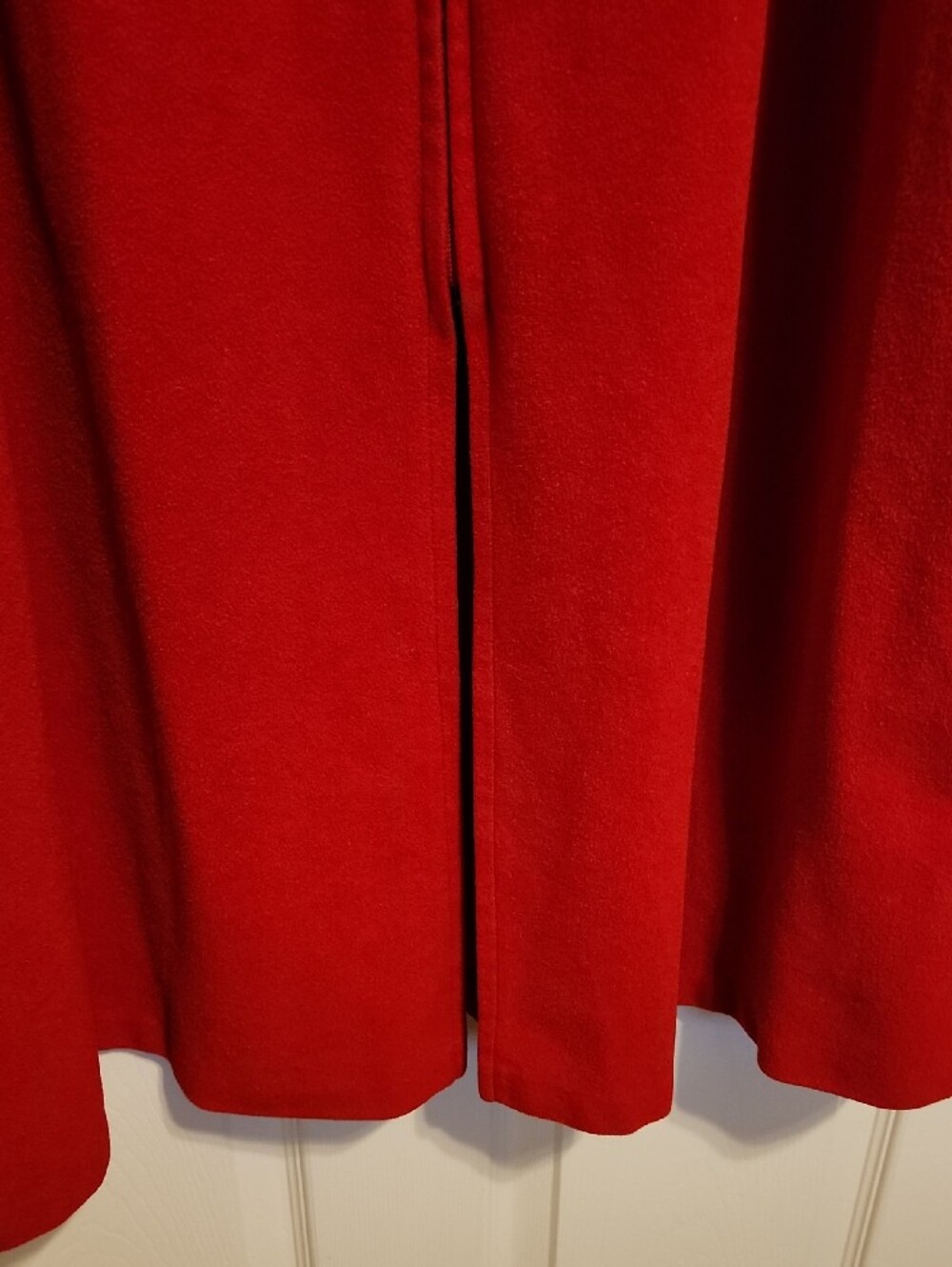 Vanity Fair Red Robe, Medium - Picture 5 of 10
